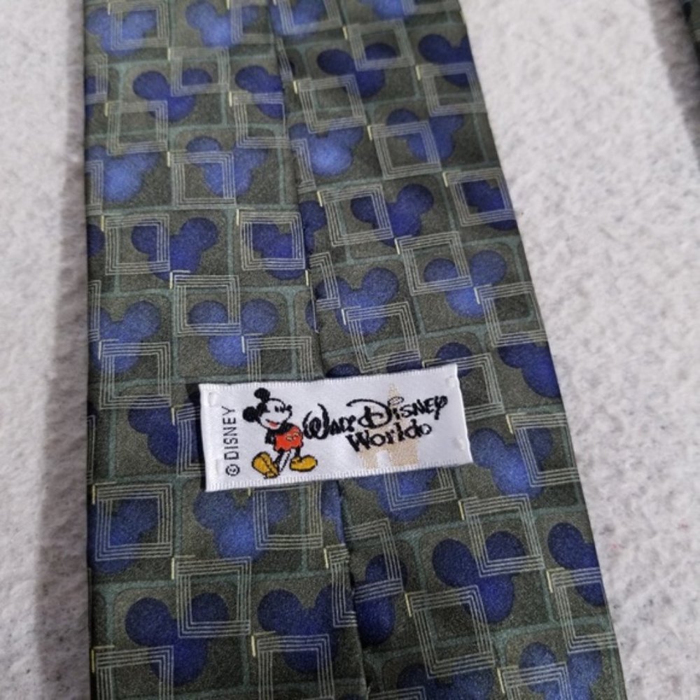 Disney Walt Disney World Mickey Mouse Neck Tie - Picture 5 of 8